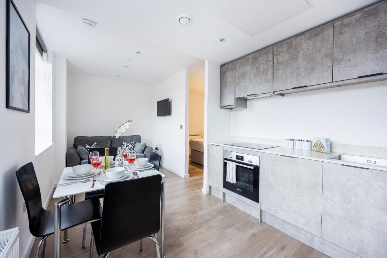Cresta House - Modern Apartments Luton  Exterior foto