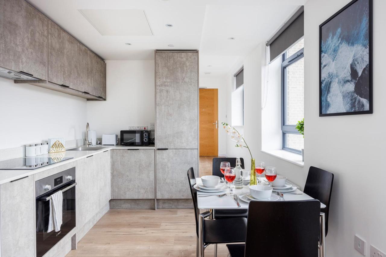 Cresta House - Modern Apartments Luton  Exterior foto